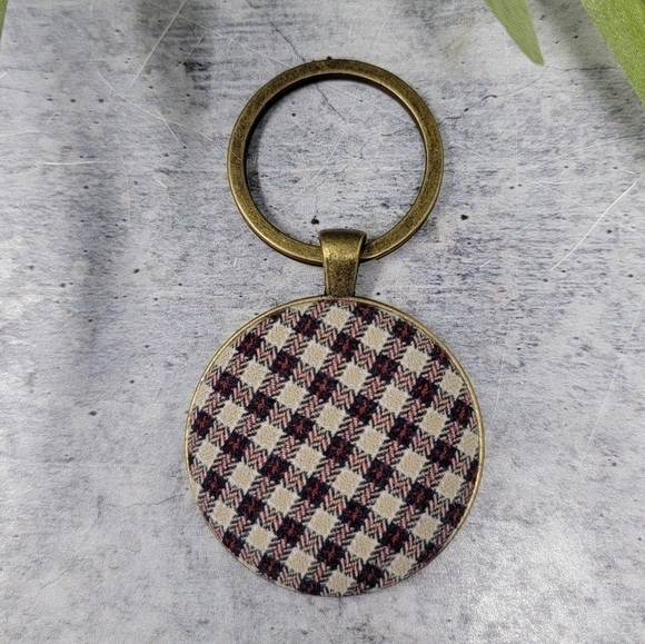 New Handmade | Burgundy Plaid Upcycled Fabric Button Keychain - Picture 1 of 2